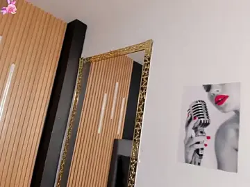 Stripchat Live Sex Cam of EvaaLovia1