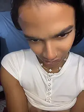 Stripchat Live Porn of FlorSalvaje_