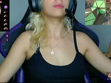 Stripchat Watch Live Sex Cams of blondegamerr