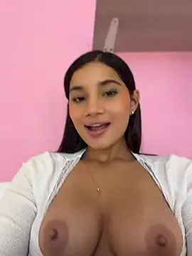 Stripchat Adult Webcam of AlessiaVallmont