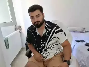 Stripchat Free Porn Cam of Mr_Daddy_Bear