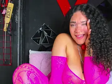 Stripchat Adult Webcam of ivonne_diaz1