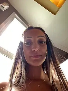 Stripchat Free Porn Cam of BelleLouiseVp
