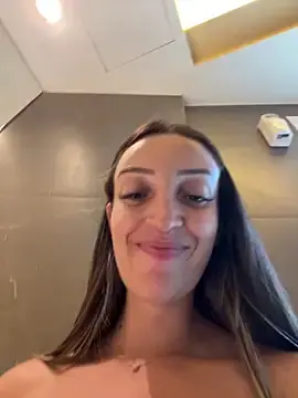 Stripchat Adult Webcam of BelleLouiseVp