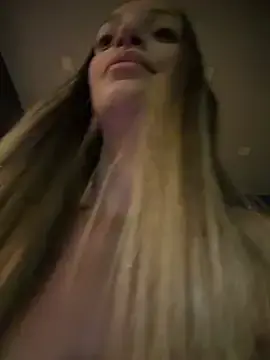 Stripchat Free Porn Cam of BelleLouiseVp