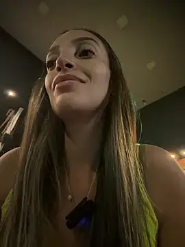 Stripchat Live Sex Cam of BelleLouiseVp