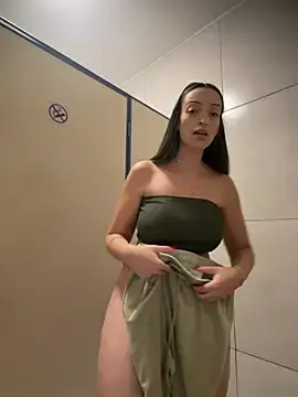 Stripchat Live Sex Cam of BelleLouiseVp