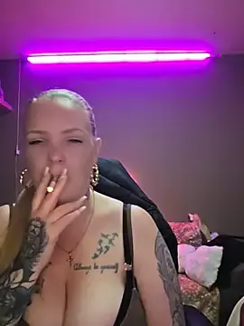 Stripchat Nude Webcam of QueenMelissaa