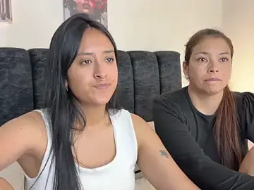 Stripchat Sex Cam of 2SummerLove1