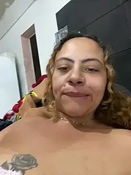 Stripchat Live Sex Cam of Chloe_Leaozinho
