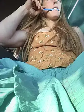 Stripchat Live Sex Cam of GoldenFlameGoddess