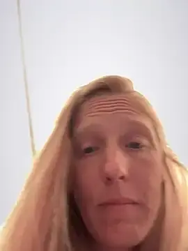 Stripchat Sex Chat of GoldenFlameGoddess