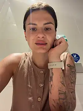 Stripchat Live Porn of MiraReach