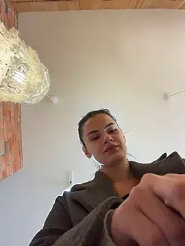Stripchat Free Porn Cam of MiraReach