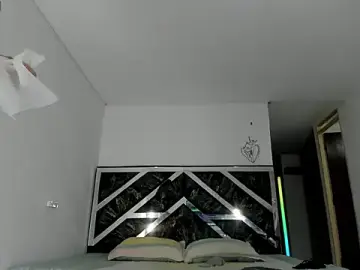 Stripchat Best live sex cam show of bellacolucci