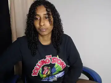 Stripchat Best Webcam of yohatinelly07