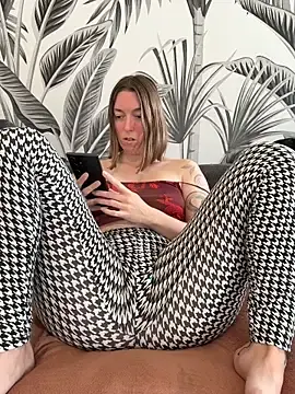 Stripchat Sex Cam of Daisy_Michto_Officiel