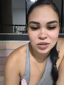Stripchat Live Sex Cam of FOX_LATINA