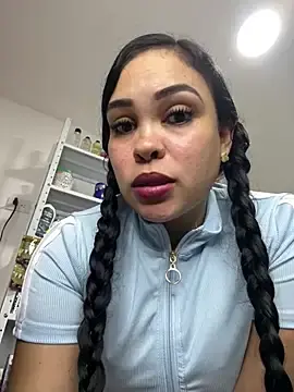Stripchat Live Sex Cam of FOX_LATINA