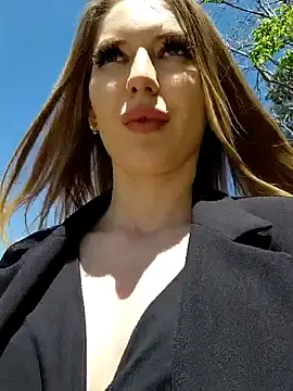 Stripchat Free Porn Cam of caressyourself