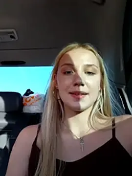 Stripchat Best Webcam of caressyourself