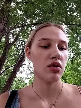 Stripchat Watch Live Sex Cams of caressyourself