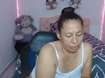 Stripchat Live Sex Cam of mature_martina