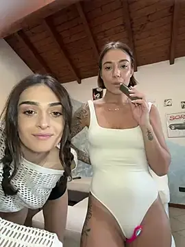 Stripchat Watch Live Sex Cams of italianPassion