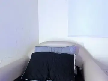 Stripchat Watch Live Sex Cams of Luna__02