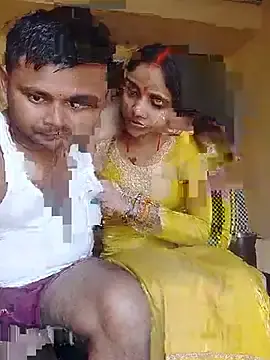 Stripchat Free Porn Cam of Villagecoupl-123