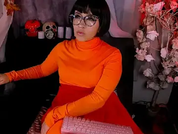 Stripchat Live Sex Cam of kitty_roxy