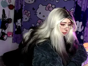 Stripchat Sex Cam of lussyevans24