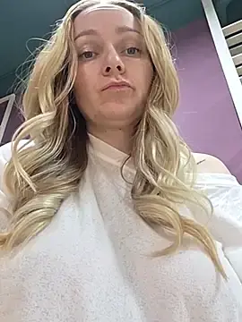 Stripchat Live Sex Cam of Bondgirl_013