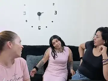 Stripchat Sex Cam of lesb_milf