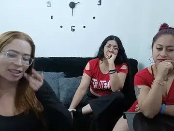 Stripchat Live Sex of lesb_milf