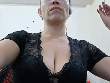 Stripchat Sex Cam of lesb_milf