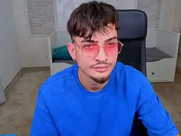 Stripchat Sex Cam of BrandonTate