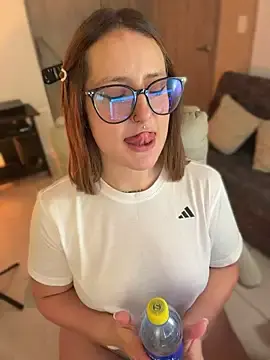 Stripchat Free Live Porn of Megan_lu2