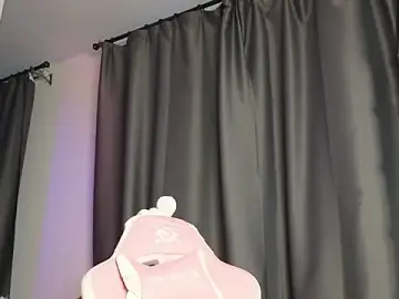 Stripchat Sex Cam of _eva_queen