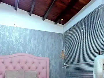 Stripchat Best live sex cam show of naomidibello