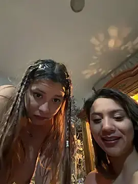 Stripchat Sex Cam of 3littles