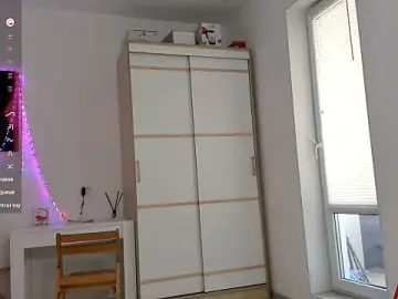 Stripchat Sex Cam of HotCarolineXO