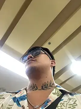 Stripchat Free Live Porn of urhardfuckerAsiandaddy