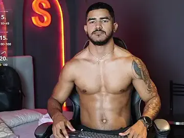 Stripchat Watch Live Sex Cams of Reik_Vonn