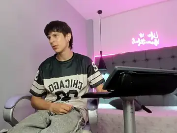 Stripchat Live Sex of Salvatore18_