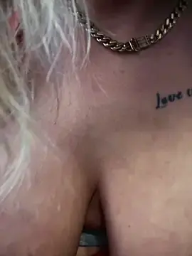 Stripchat Watch Live Sex Cams of IsabellaNoirr