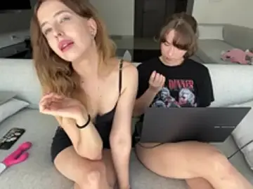 Stripchat Live Sex Cam of Nura_n_Sarah