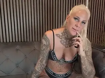 Stripchat Live Sex of Lara-CumKitten