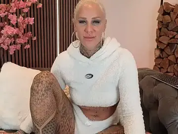 Stripchat Live Sex of Lara-CumKitten