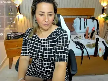 Stripchat Free Live Porn of luciana_ballesteros_